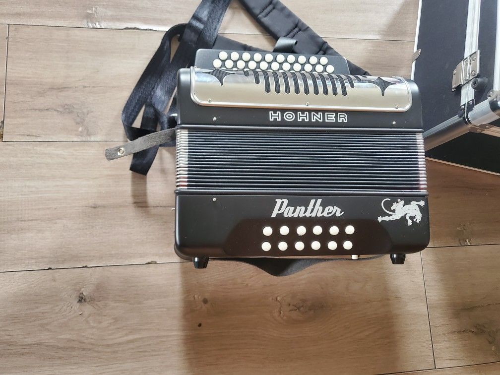 HOHNER. Panther.