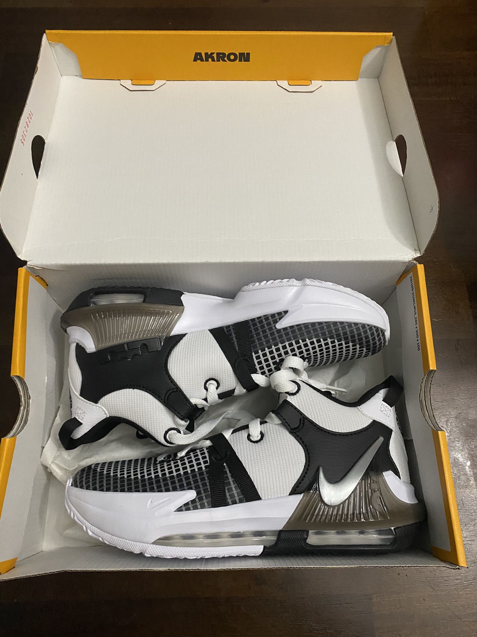 Nike LeBron witness 7 $40