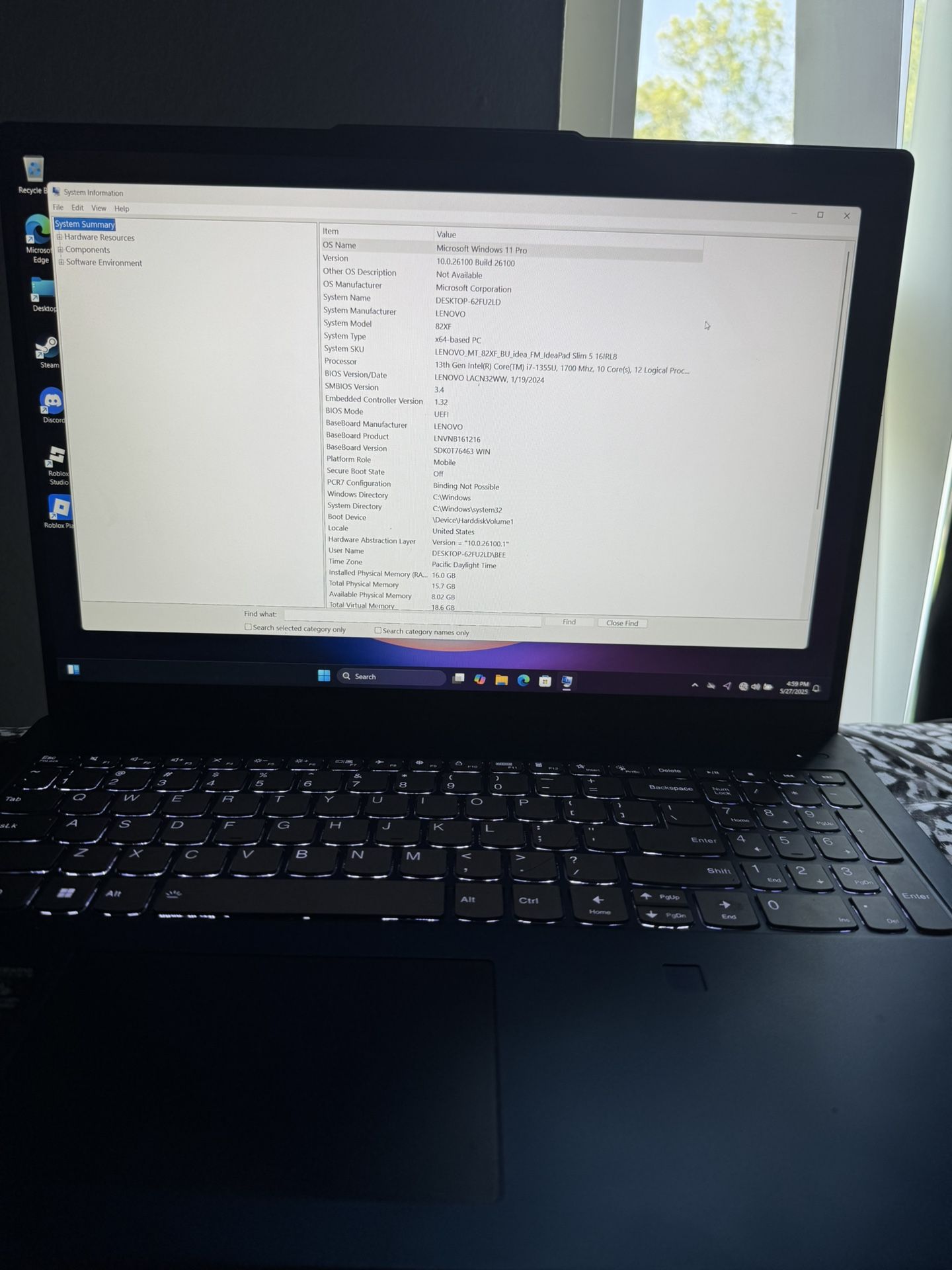 Lenovo IdeaPad Slim 5 16IRL8 and Dell Inspiron
