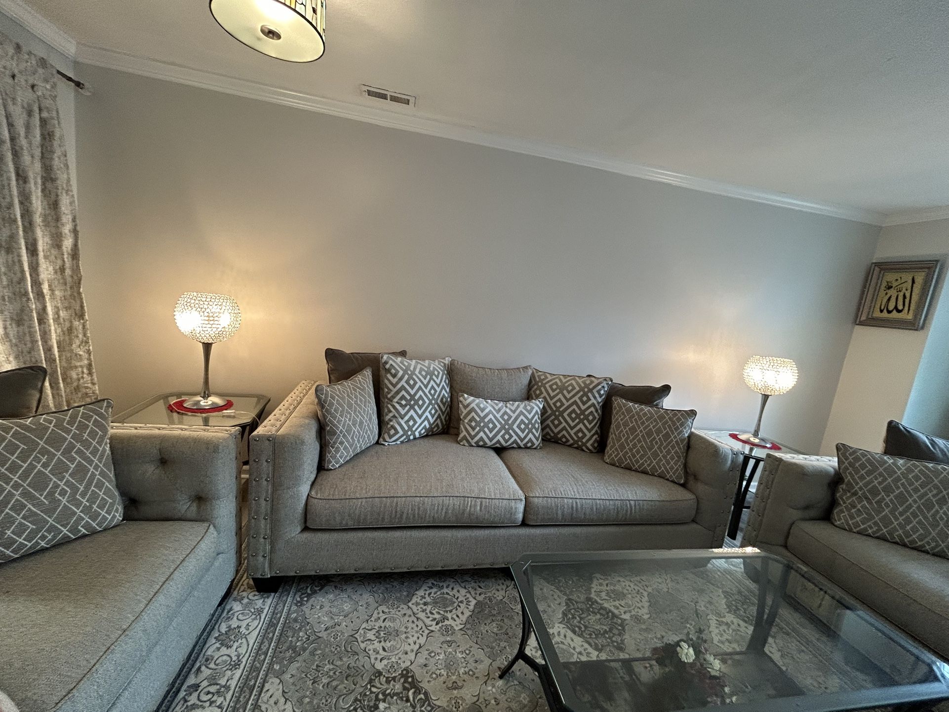 Living room (sofa and loveseat and chair) + coocktail table set of 3 + lamps 2 + rug