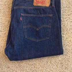 Levi 501’s (Dark Blue)