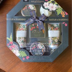 Baylis & Harding Limited Edition Royale Garden Bath Set, Verbena & Chamomile