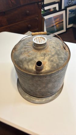 Water or gas can