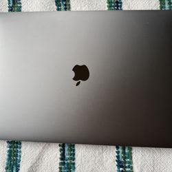 MacBook Pro 15”  2016