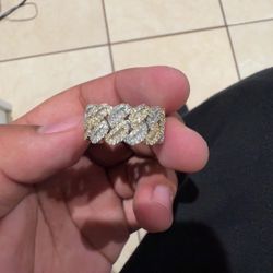 10k white gold cuban ring 1CTW of natural diamonds