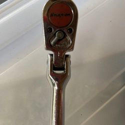 Snap-On F732 3/8" Drive Flex Head Bent Handle Ratchet Measuring 11'' Long