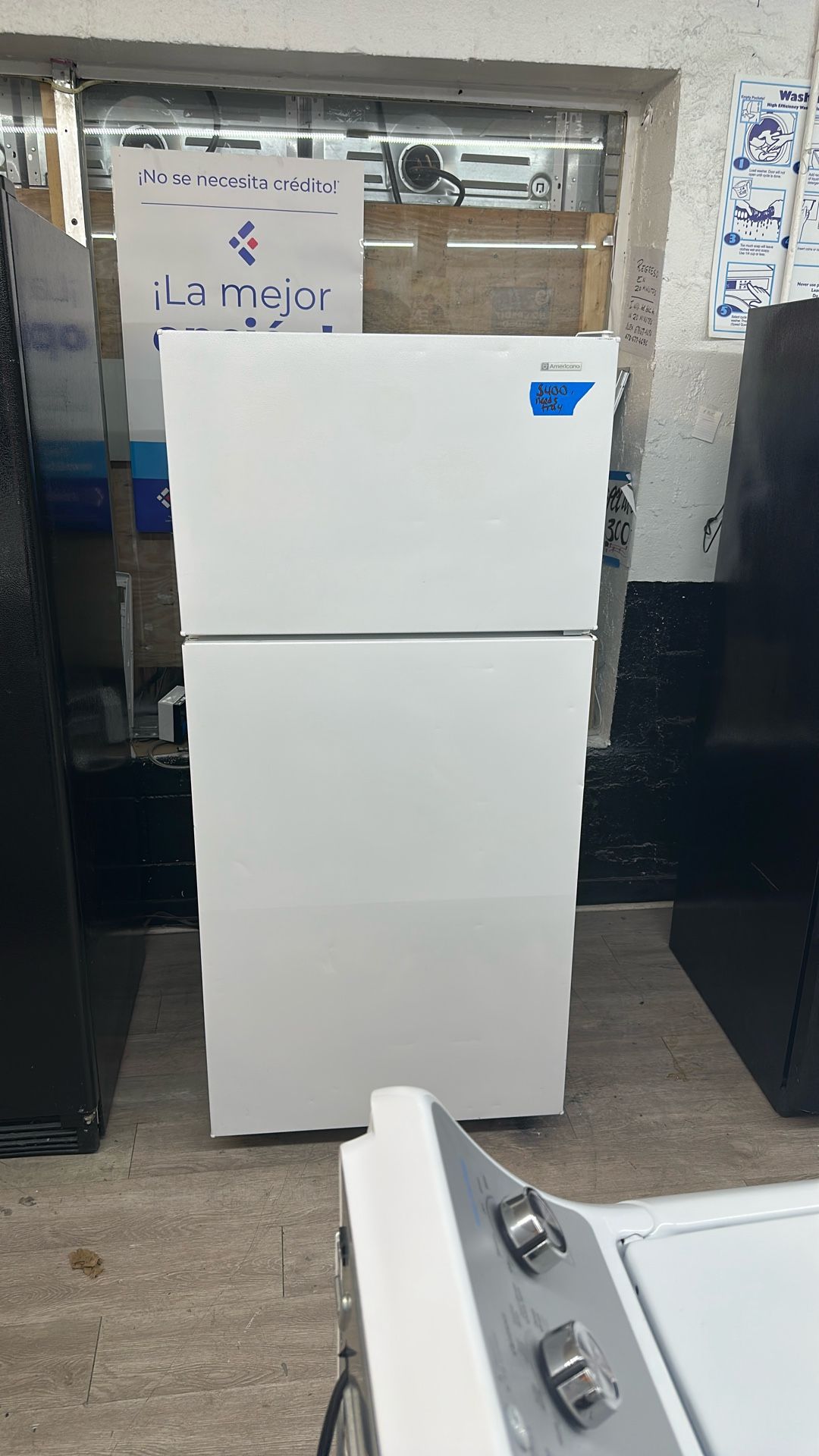Americana Top And Bottom Refrigerator (WHITE, USED)