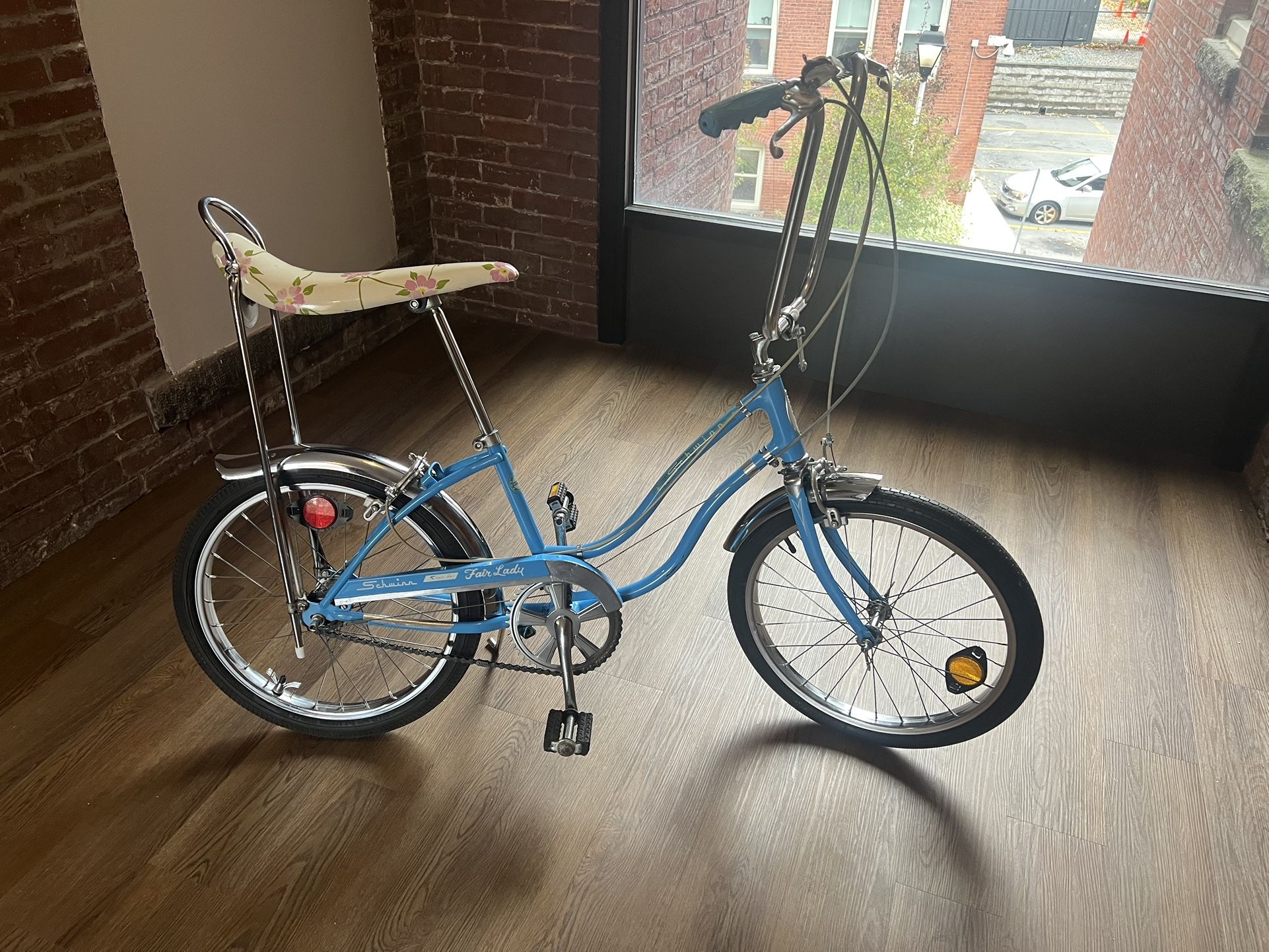 Schwinn Stingray Fair Lady 3 Speed 20 Inches