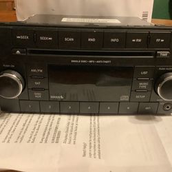 Chrysler 200 Radio AM FM Cd Player Receiver Replacement P/N:P0AC Fits Fits 2013 2014 OEM Took out of 2014 Jeep Compass   See pics for