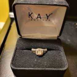 14k White Gold 0.90ct Princess Cut Diamond Engagement Ring

