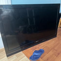 Sony Bravia Tv 52” Wall Mount Included 