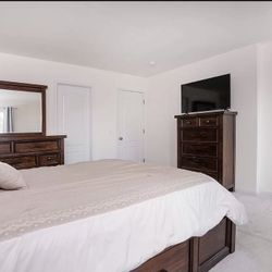 Sonoma 4 PC Queen size Bedroom set