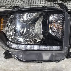 2014 UP 2021 TOYOTA TUNDRA HEADLIGHT