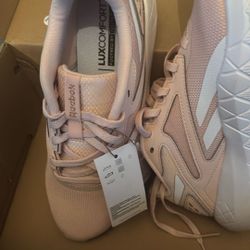 New Reebok Size 8