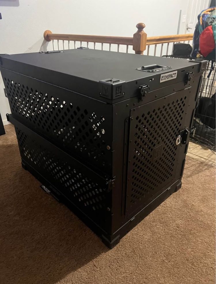 Impact Dog/Crate.
