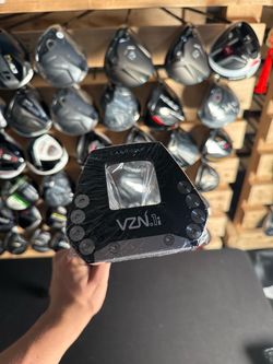 Lab golf putter