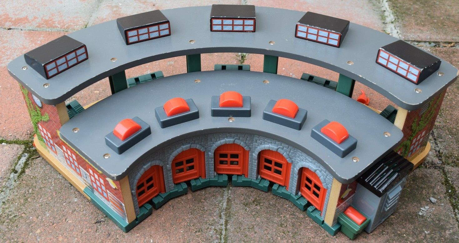 Thomas the Train Wooden CROVAN'S GATE SHEDS