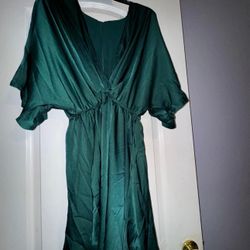 Brand New Size (Large) Emerald Green Silk Dress 