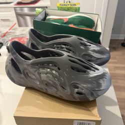 Yeezy Foam Runner Mx Granite 