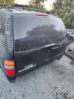 Parts 2000 to 2005 chevy tahoe suburban yukon back hatch glass lodi ca