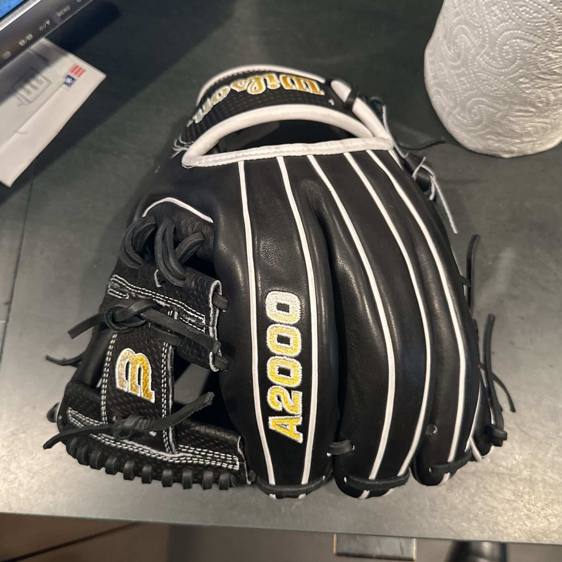 A2000 Glove