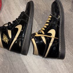 Jordan 1 Metallic Gold Size 11