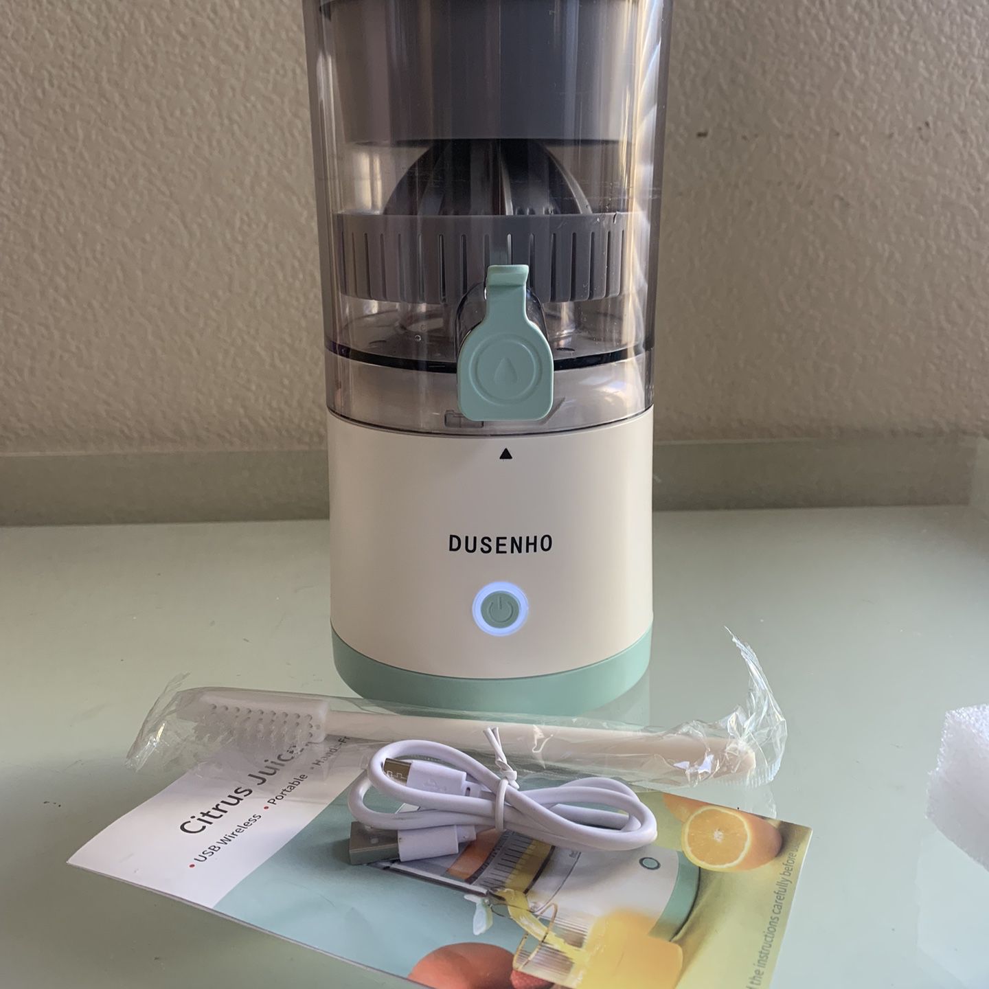 DUSENHO Electric Juicer Rechargeable for Sale in Chowchilla, CA - OfferUp