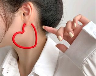 1 Pair Exaggerated Classic Vintage Heart Shaped Earrings Valentines♥️♥️