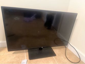 Moving sale ..3 monitor for pc ranging  $50 each