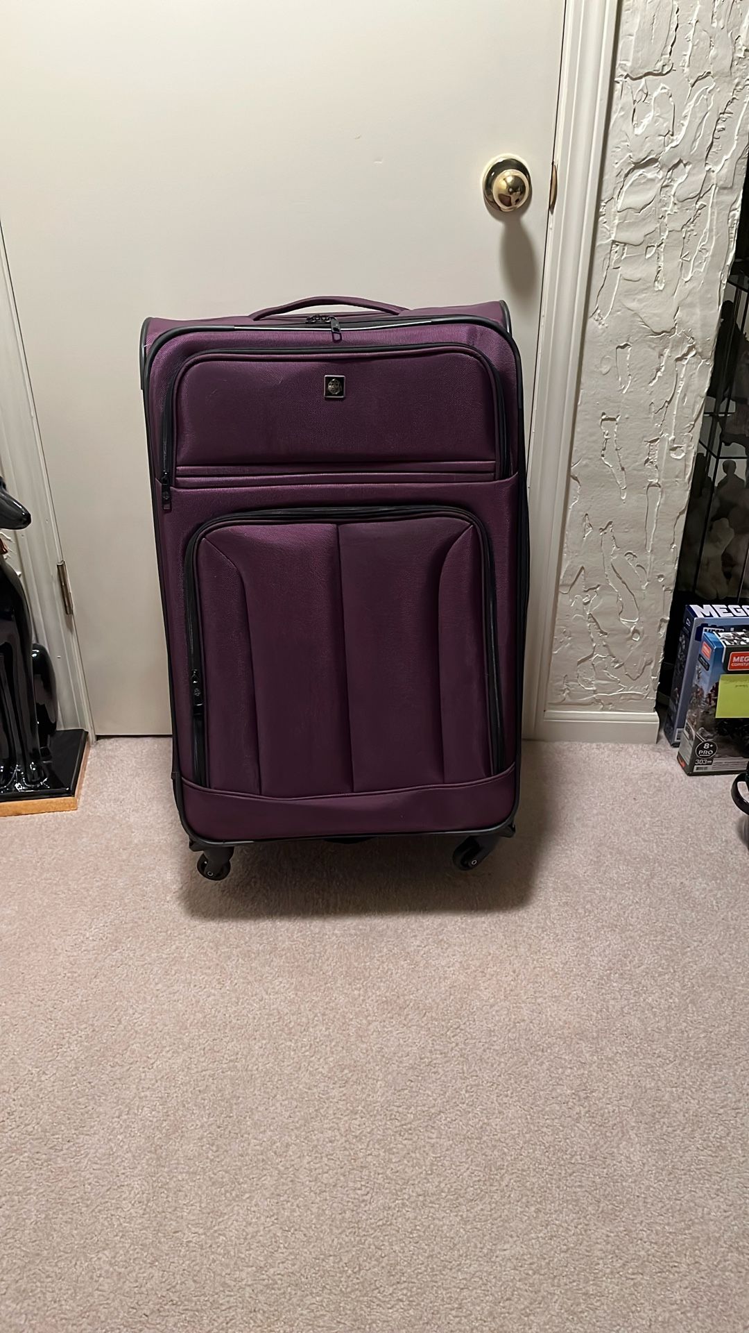 Skyline Expandable Luggage