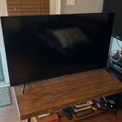 55” Hi Sense Smart TV 