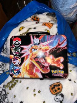 Pokémon Trading Card Game Scarlet & Violet Collector Chest with 30 Random Cards Inside