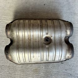 2019 -2020 BMW X5  G05  4.4L Exhaust Center Muffler  