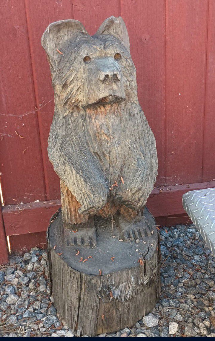 chainsaw carved bear