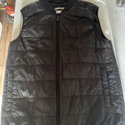 Men’s Black Puffer Vest