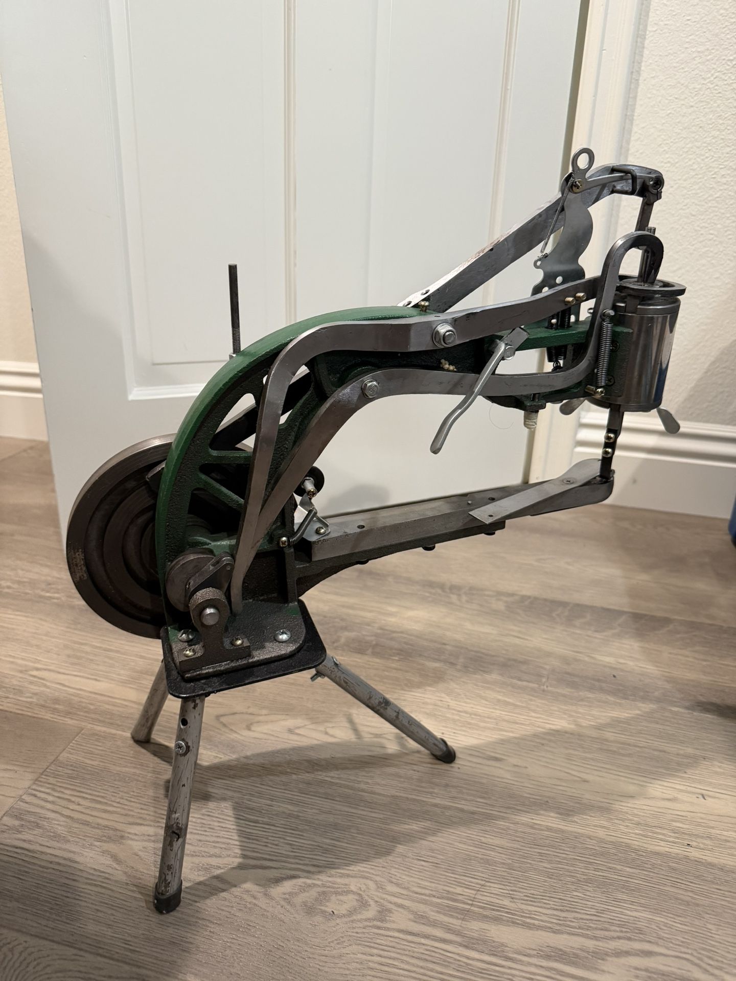 Industrial Sewing Machine