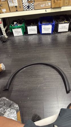 Tesla Model X fender flare rh new