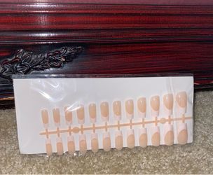 Press on nails set