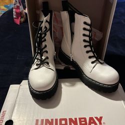 BOOTS, Size 7, Ladies