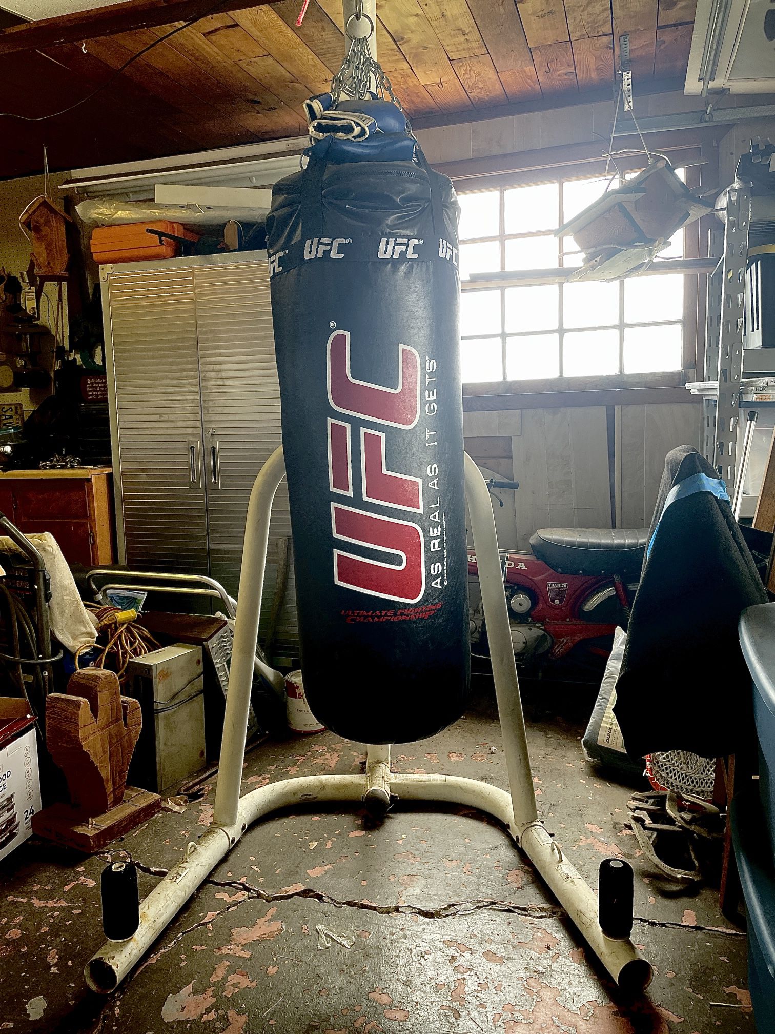 Heavy Bag w/stand