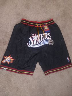 2x 76ers shorts