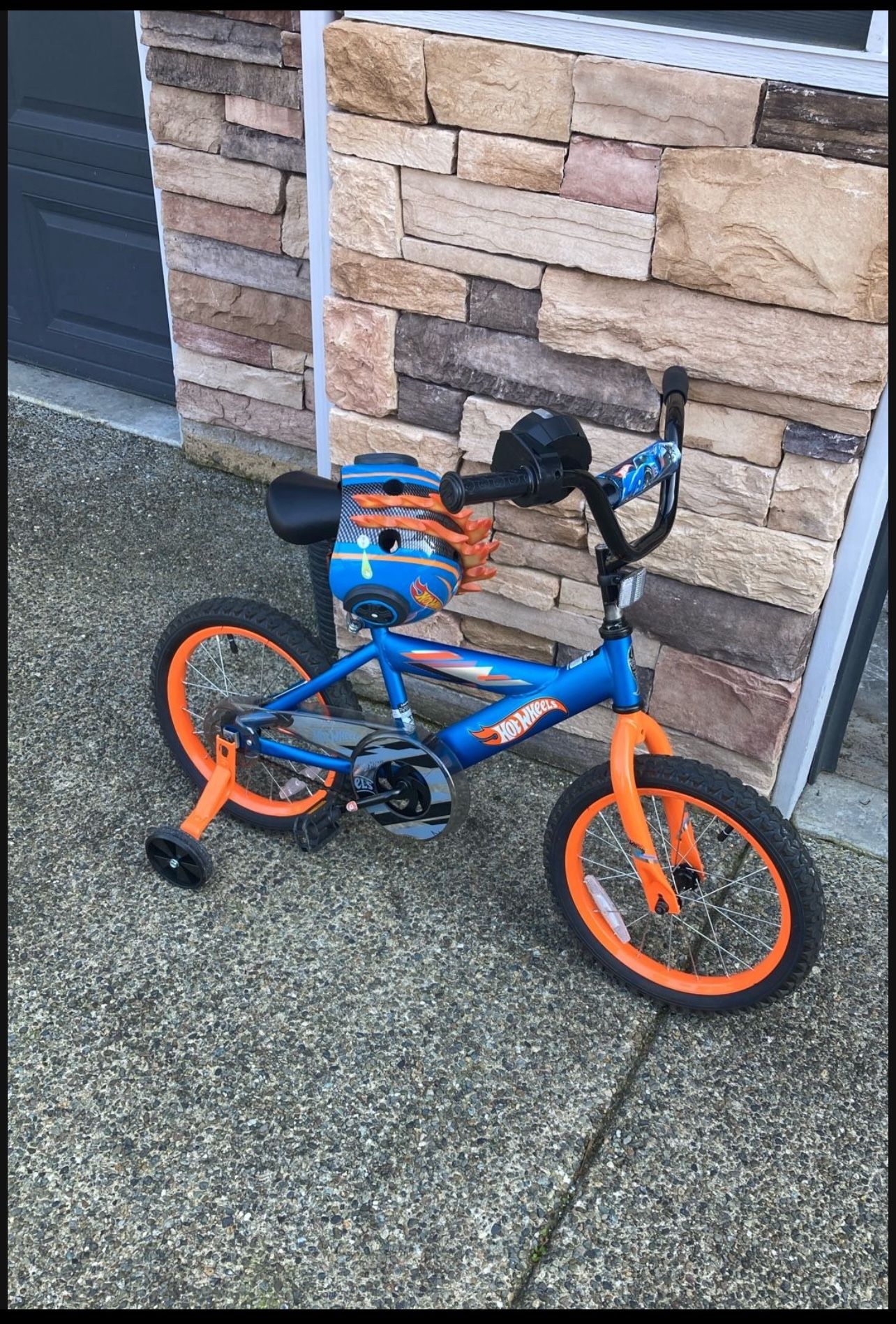 16" Dynacraft Hot Wheels, Boys BMX Bike, Kids Age 5-7 Years, Blue Helmet is included