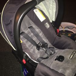 Lnew Snap and go baby seat carrier with bass all for only $50 firm