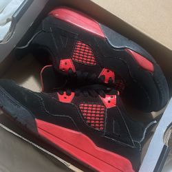 Red Thunder 4s