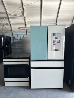 Samsung bundle slide in stove & French door refrigerator