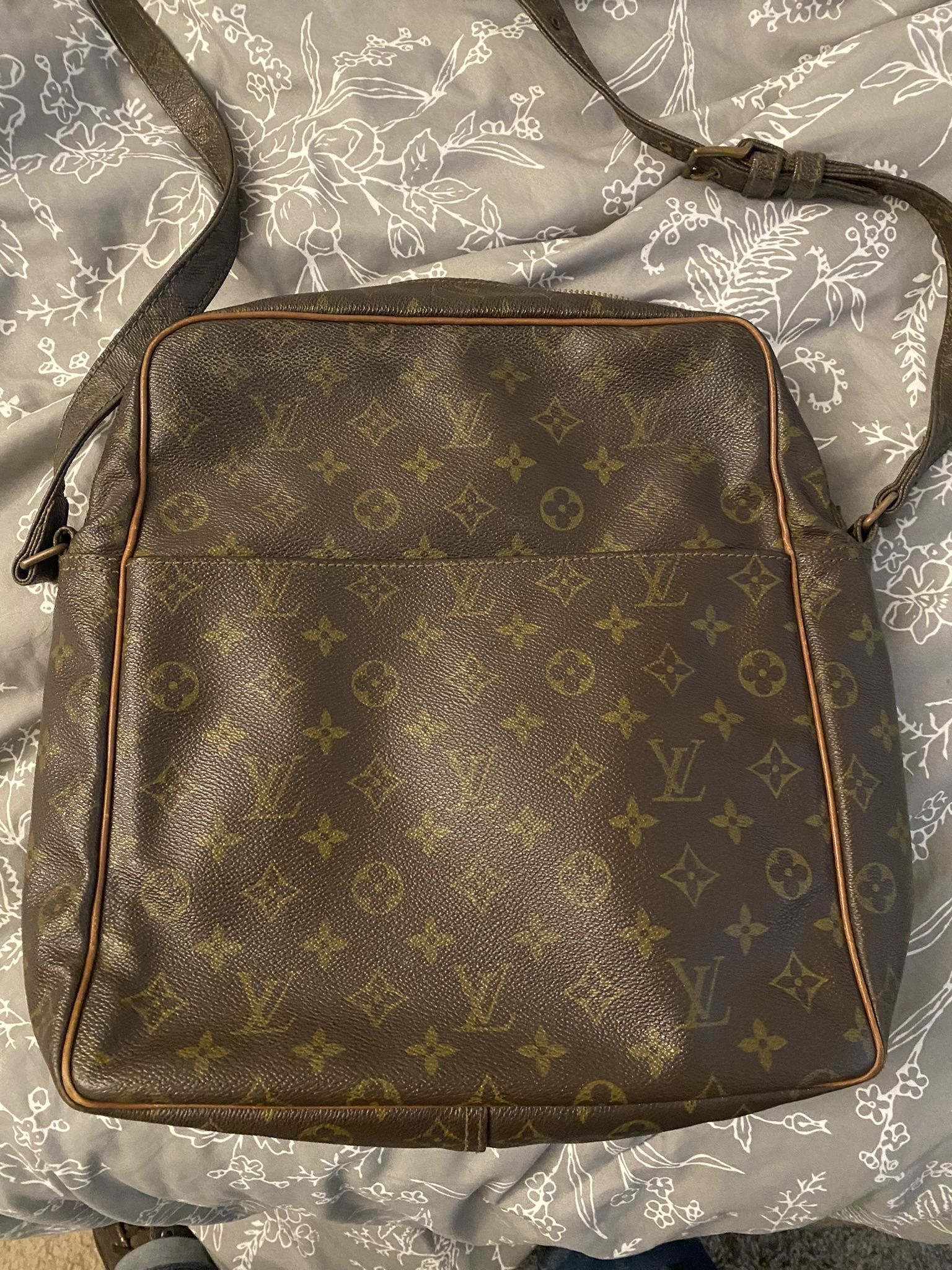 LV  Bag