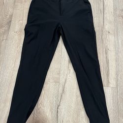 Cuts Men’s Joggers Medium 28inseam 