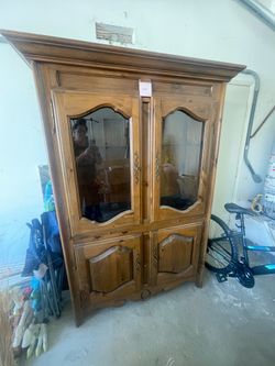 Curio cabinet