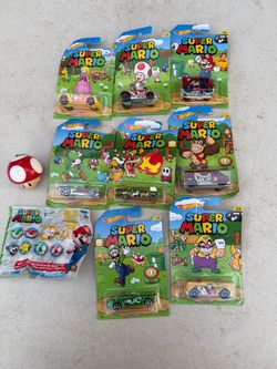 Hot Wheels, Super Mario, Bundle of 8 Die-Cast Cars,