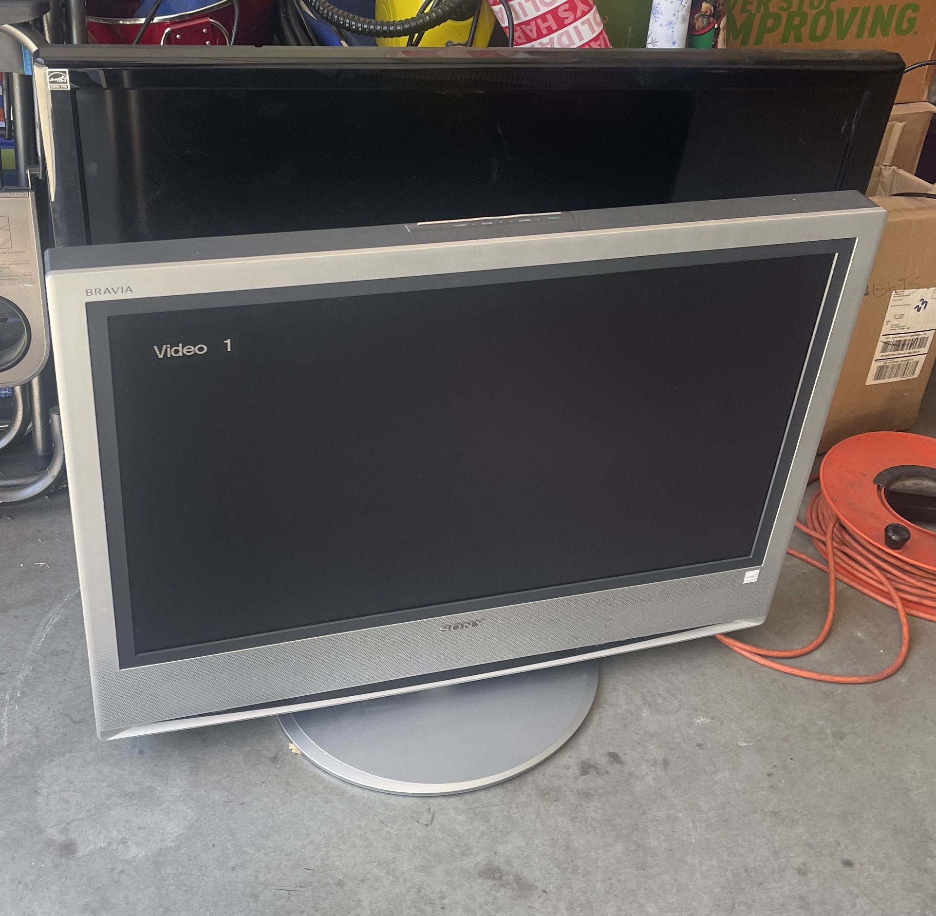 Sony 32”, used tv with stand. Good Deal!!